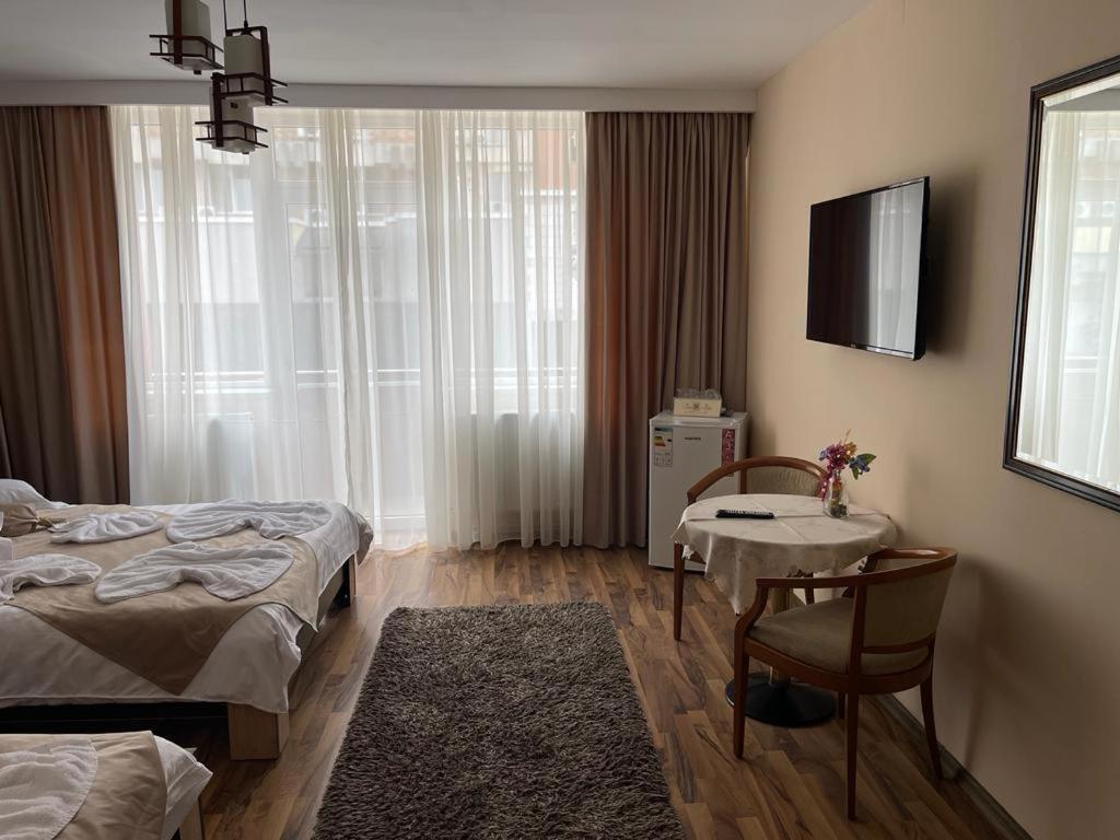 Casa Alex Hotel Targu Jiu Ngoại thất bức ảnh