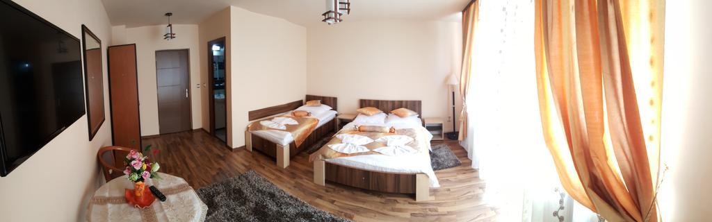 Casa Alex Hotel Targu Jiu Phòng bức ảnh