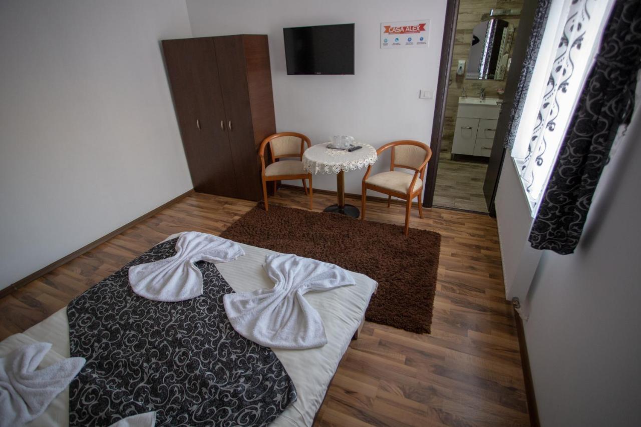 Casa Alex Hotel Targu Jiu Ngoại thất bức ảnh