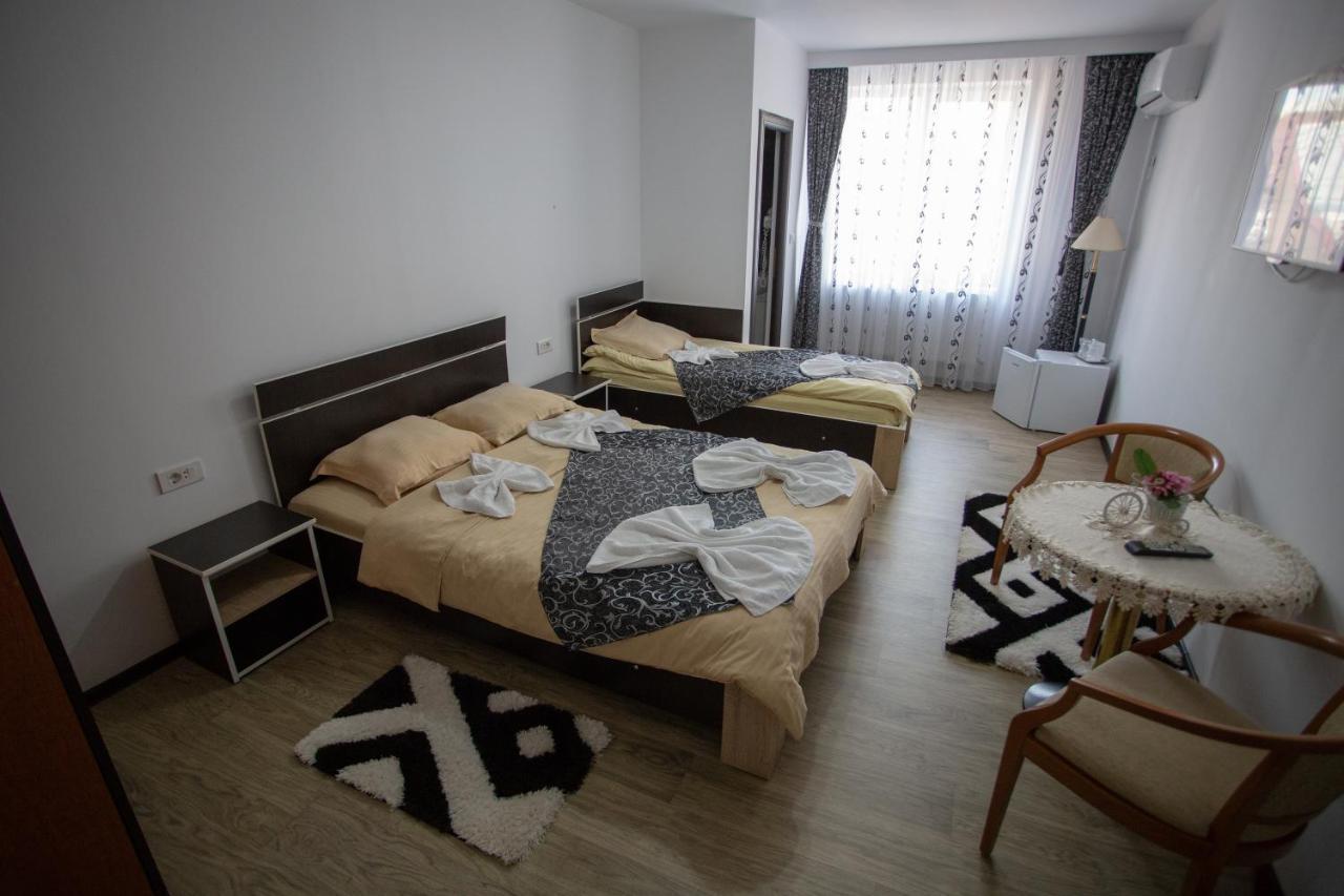 Casa Alex Hotel Targu Jiu Ngoại thất bức ảnh