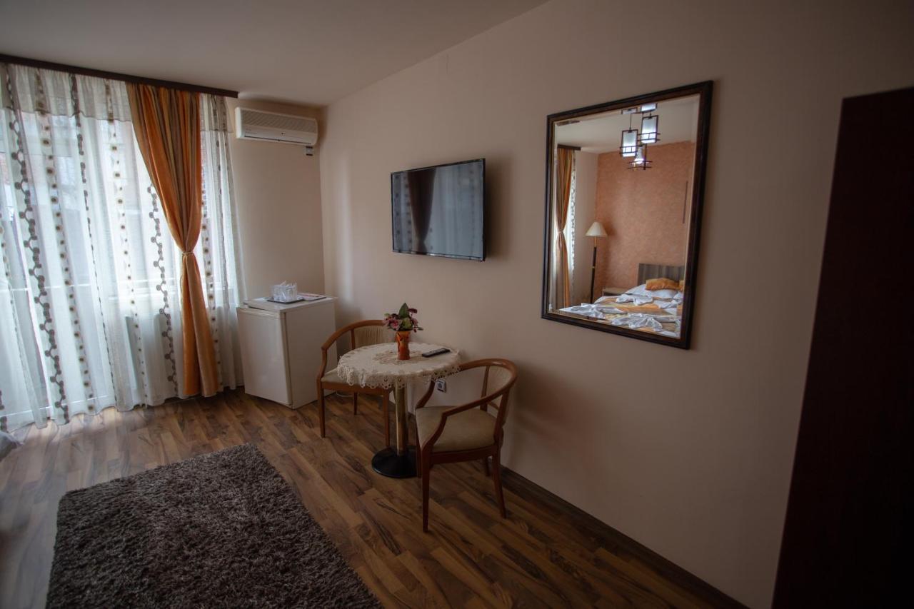 Casa Alex Hotel Targu Jiu Ngoại thất bức ảnh