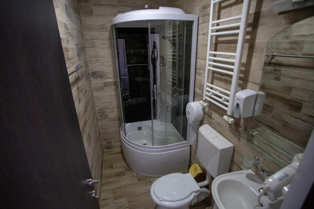 Casa Alex Hotel Targu Jiu Ngoại thất bức ảnh