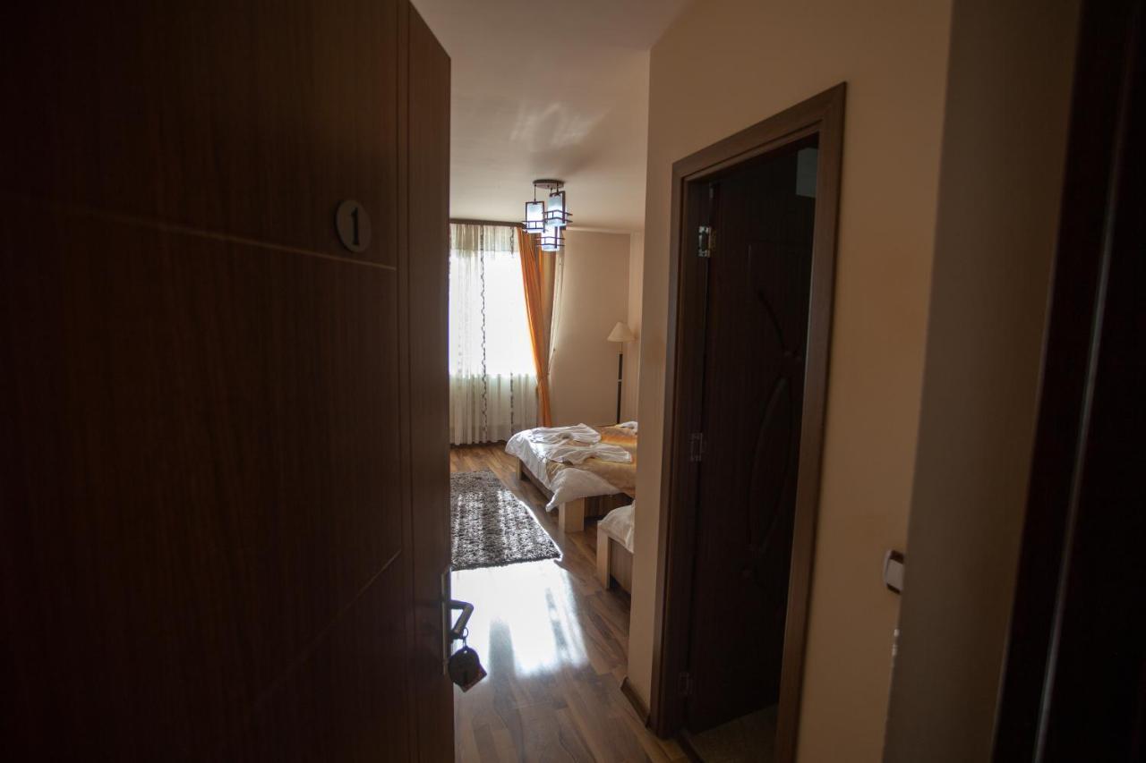 Casa Alex Hotel Targu Jiu Ngoại thất bức ảnh
