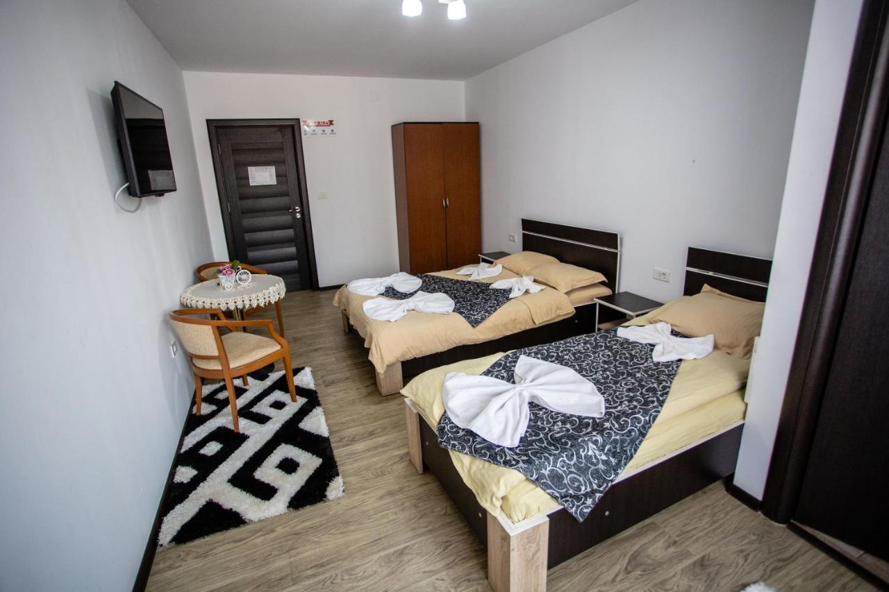 Casa Alex Hotel Targu Jiu Ngoại thất bức ảnh