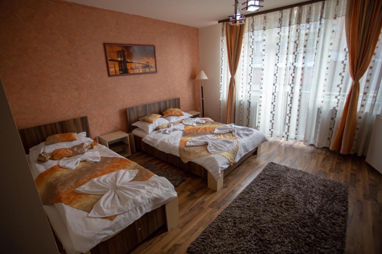 Casa Alex Hotel Targu Jiu Ngoại thất bức ảnh